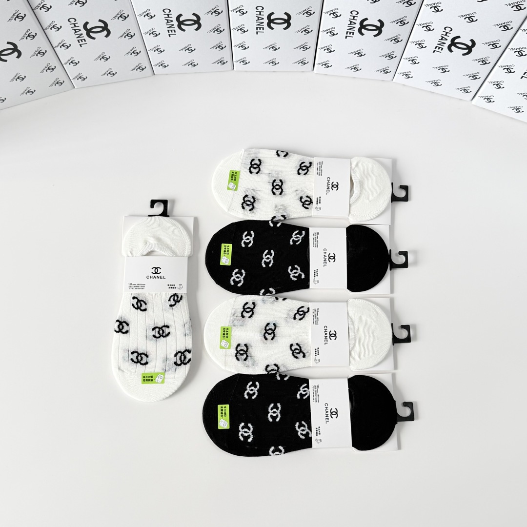💛配包装Chanel（香奈儿）新款经典船袜堆堆袜袜子！一盒五双， 专柜同步筒袜袜子，💛大牌出街，潮人必备