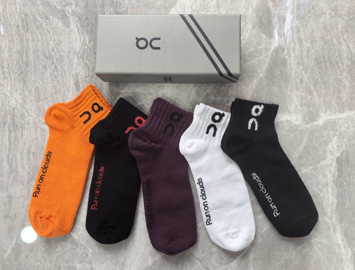 💛配包装On昂跑Cloudtilt 新款中短款堆堆袜袜子！一盒五双， 专柜同步筒款袜子，💛大牌出街，潮人