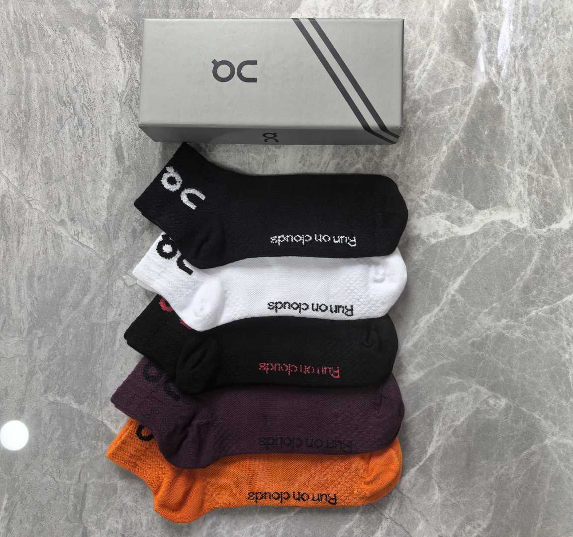 💛配包装On昂跑Cloudtilt 新款中短款堆堆袜袜子！一盒五双， 专柜同步筒款袜子，💛大牌出街，潮人