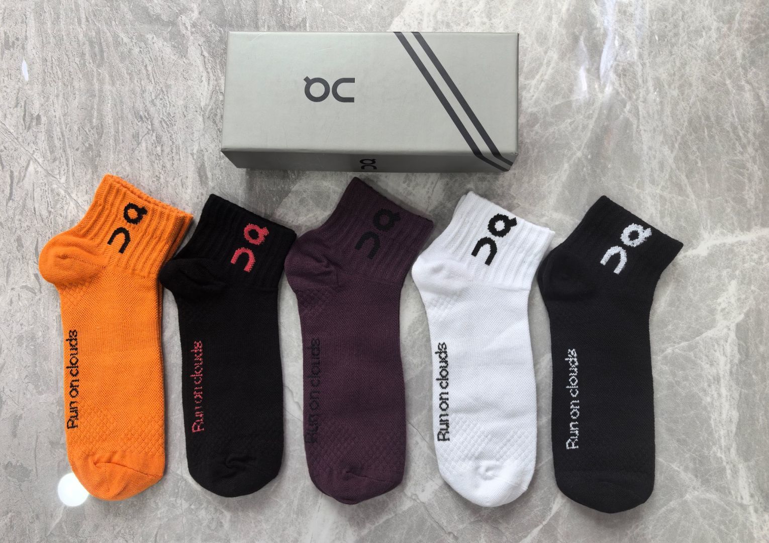 💛配包装On昂跑Cloudtilt 新款中短款堆堆袜袜子！一盒五双， 专柜同步筒款袜子，💛大牌出街，潮人
