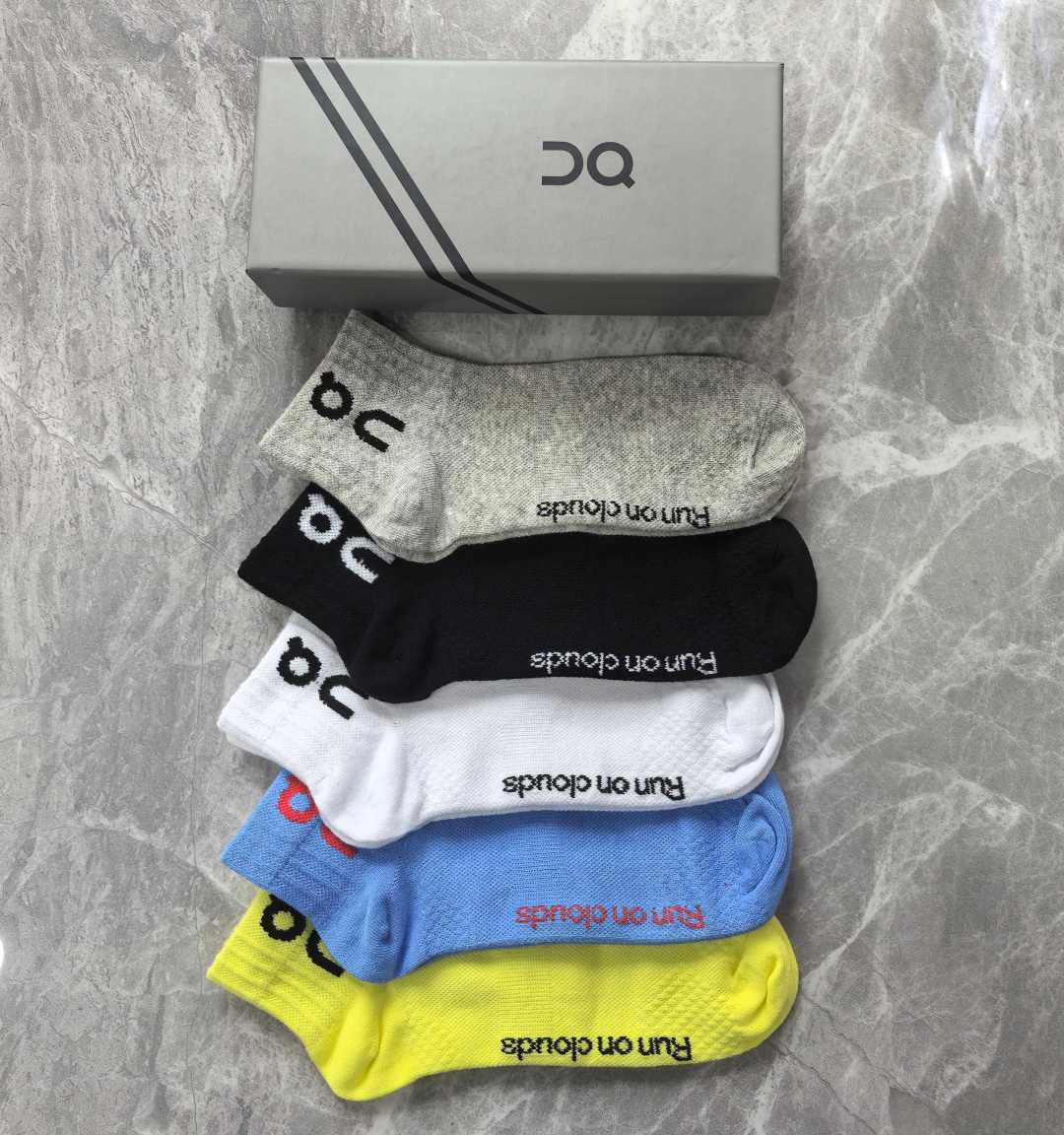 💛配包装On昂跑Cloudtilt 新款中短款堆堆袜袜子！一盒五双， 专柜同步筒款袜子，💛大牌出街，潮人