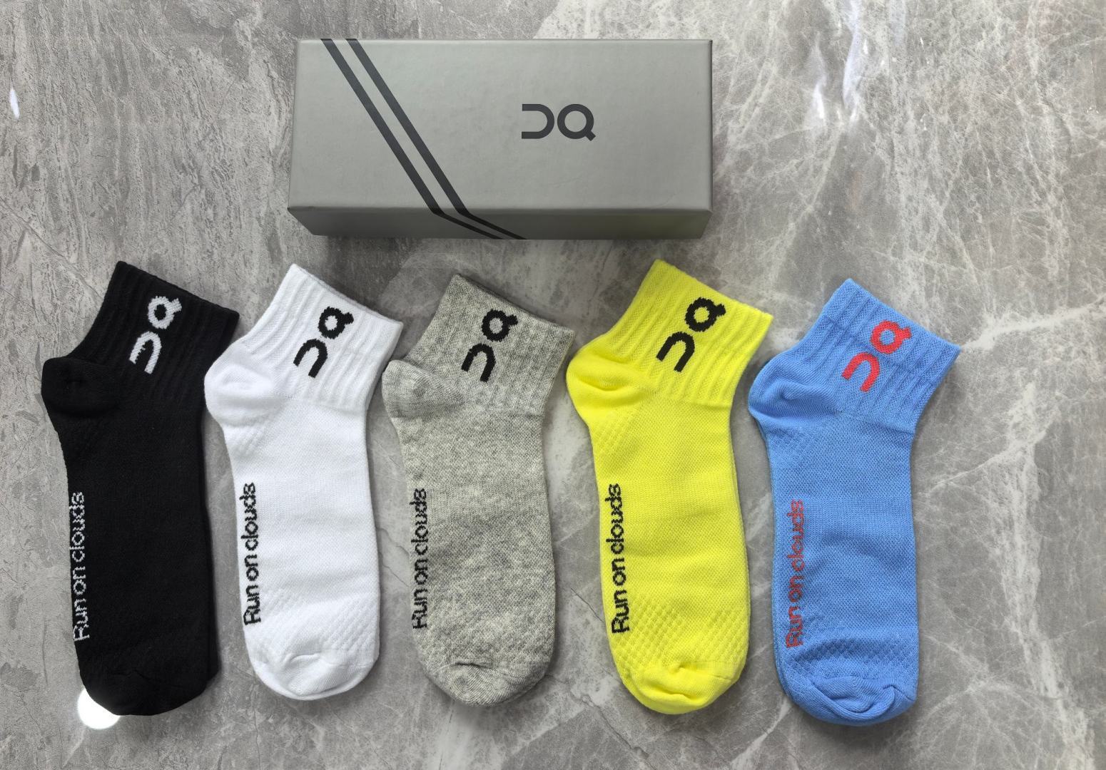 💛配包装On昂跑Cloudtilt 新款中短款堆堆袜袜子！一盒五双， 专柜同步筒款袜子，💛大牌出街，潮人