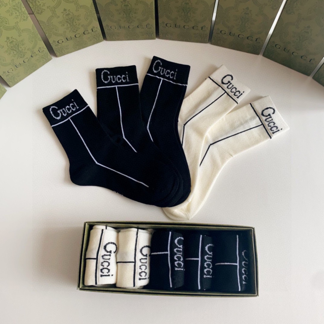 💛配专柜包装Gucci（古驰）新款中长款堆堆袜袜子！一盒五双，专柜同步筒袜袜子，大牌出街，潮人必备🔥超好
