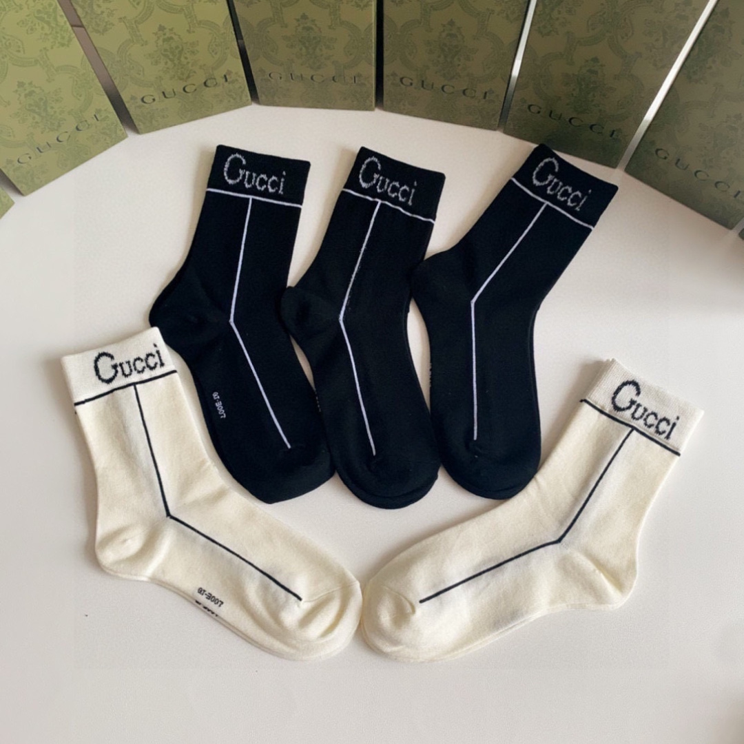 💛配专柜包装Gucci（古驰）新款中长款堆堆袜袜子！一盒五双，专柜同步筒袜袜子，大牌出街，潮人必备🔥超好