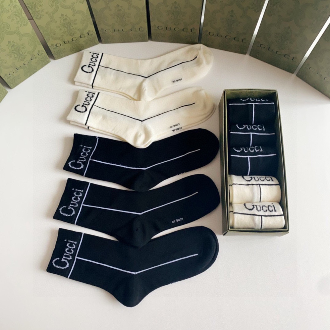 💛配专柜包装Gucci（古驰）新款中长款堆堆袜袜子！一盒五双，专柜同步筒袜袜子，大牌出街，潮人必备🔥超好