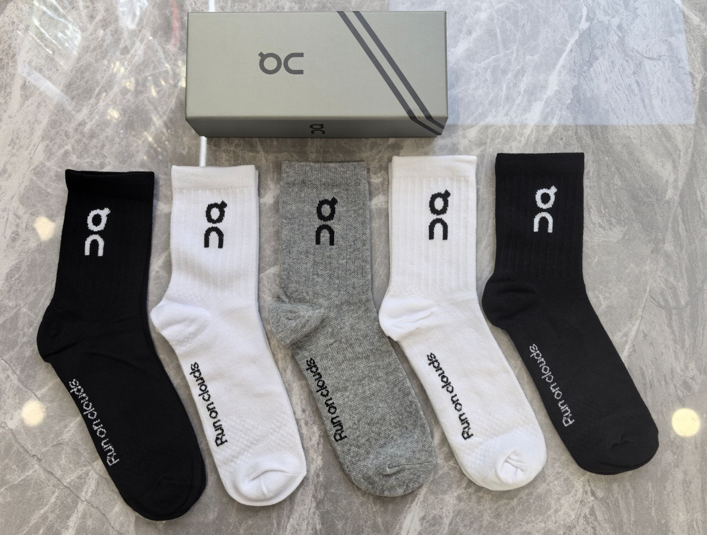 💛配包装On昂跑Cloudtilt 新款中长堆堆袜袜子！一盒五双， 专柜同步筒款袜子，💛大牌出街，潮人必