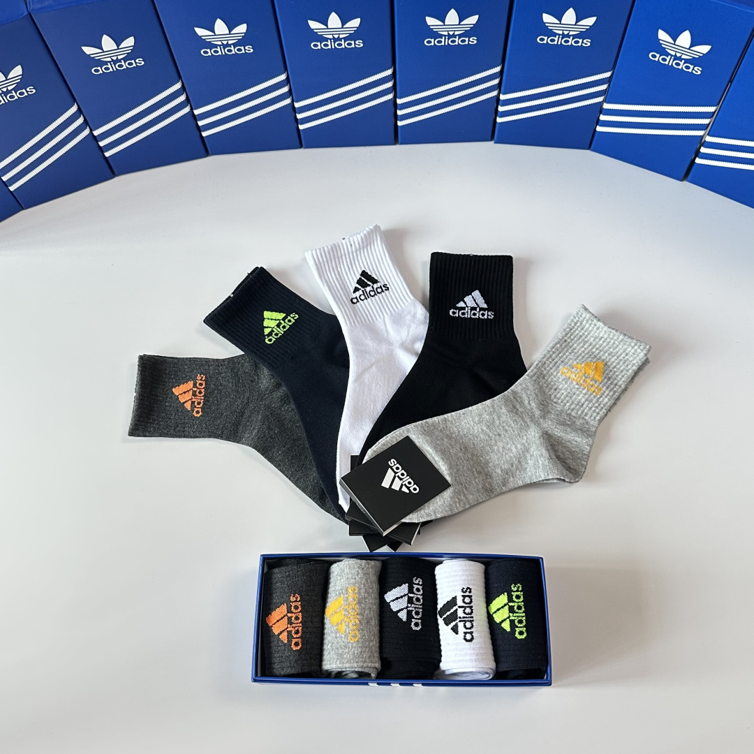 💛配专柜包装adidas（阿迪达斯）新款三叶草中长款堆堆袜袜子！一盒五双，专柜同步筒袜袜子，大牌出街，潮