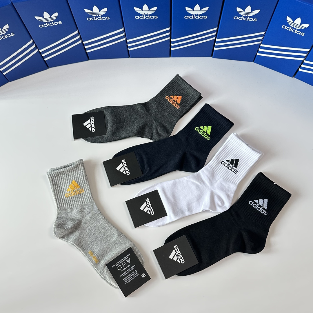 💛配专柜包装adidas（阿迪达斯）新款三叶草中长款堆堆袜袜子！一盒五双，专柜同步筒袜袜子，大牌出街，潮