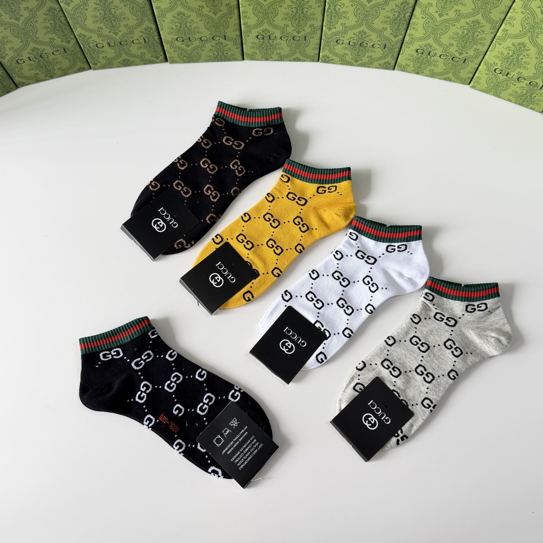 💛配专柜包装Gucci（古驰）新款中短款堆堆袜袜子！一盒五双，专柜同步筒袜袜子，💛大牌出街，潮人必备🔥超
