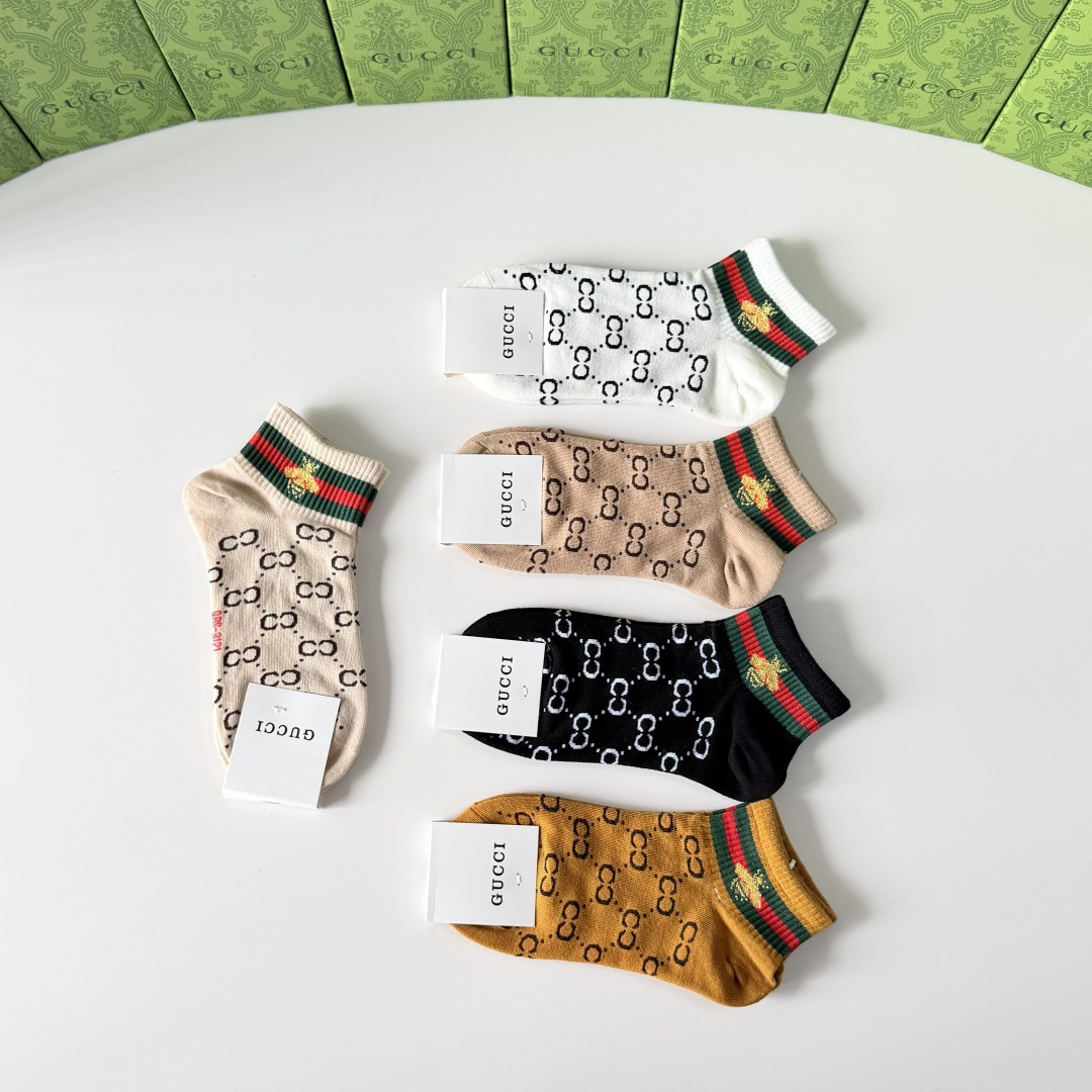 💛配专柜包装Gucci（古驰）新款中短款堆堆袜袜子！一盒五双，专柜同步筒袜袜子，💛大牌出街，潮人必备🔥超