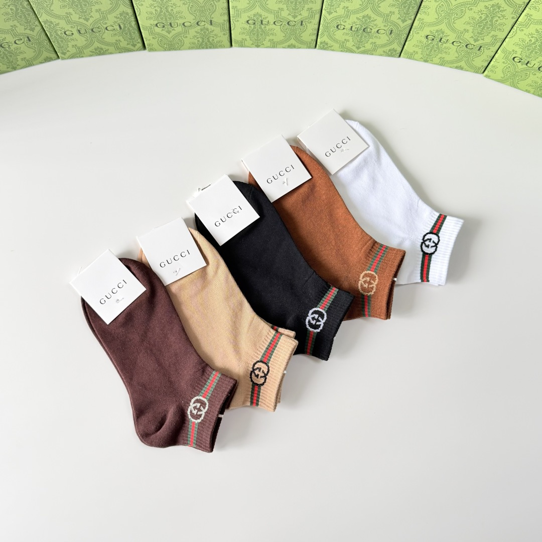 💛配专柜包装Gucci（古驰）新款中短款堆堆袜袜子！一盒五双，专柜同步筒袜袜子，💛大牌出街，潮人必备🔥超