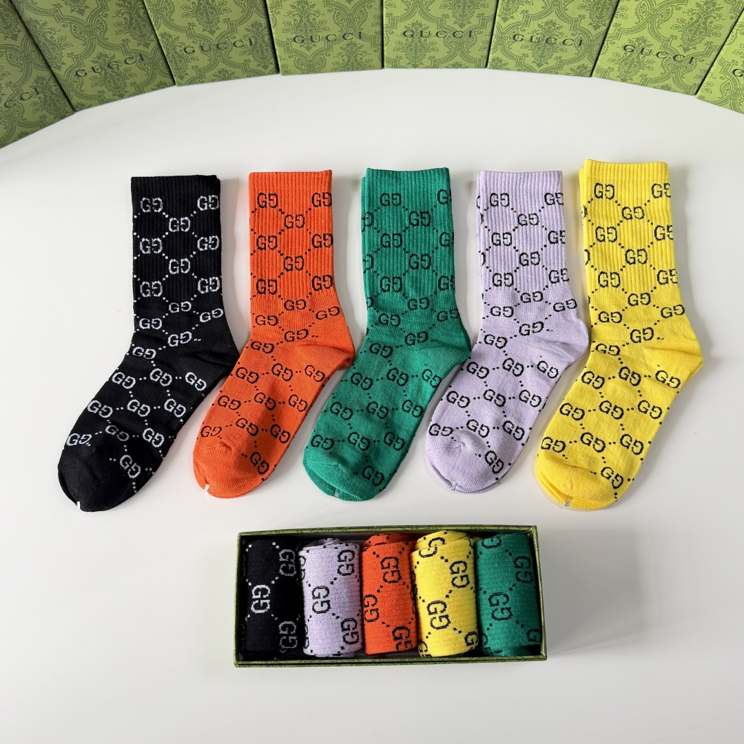 💛配专柜包装Gucci（古驰）新款中长款堆堆袜袜子！一盒五双，专柜同步筒袜袜子，💛大牌出街，潮人必备🔥超
