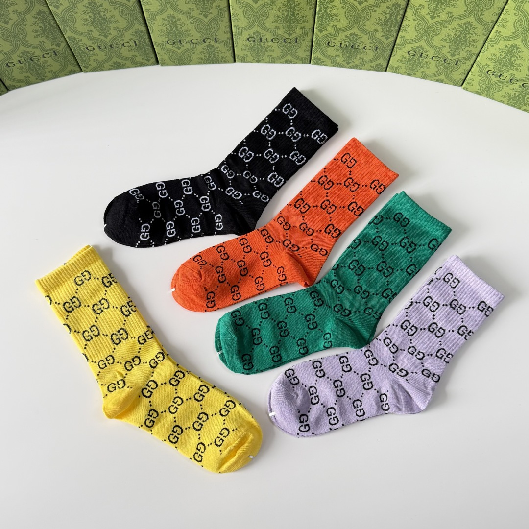 💛配专柜包装Gucci（古驰）新款中长款堆堆袜袜子！一盒五双，专柜同步筒袜袜子，💛大牌出街，潮人必备🔥超