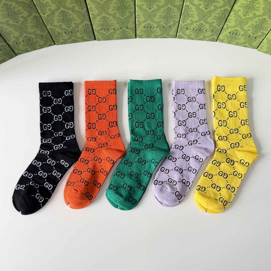 💛配专柜包装Gucci（古驰）新款中长款堆堆袜袜子！一盒五双，专柜同步筒袜袜子，💛大牌出街，潮人必备🔥超