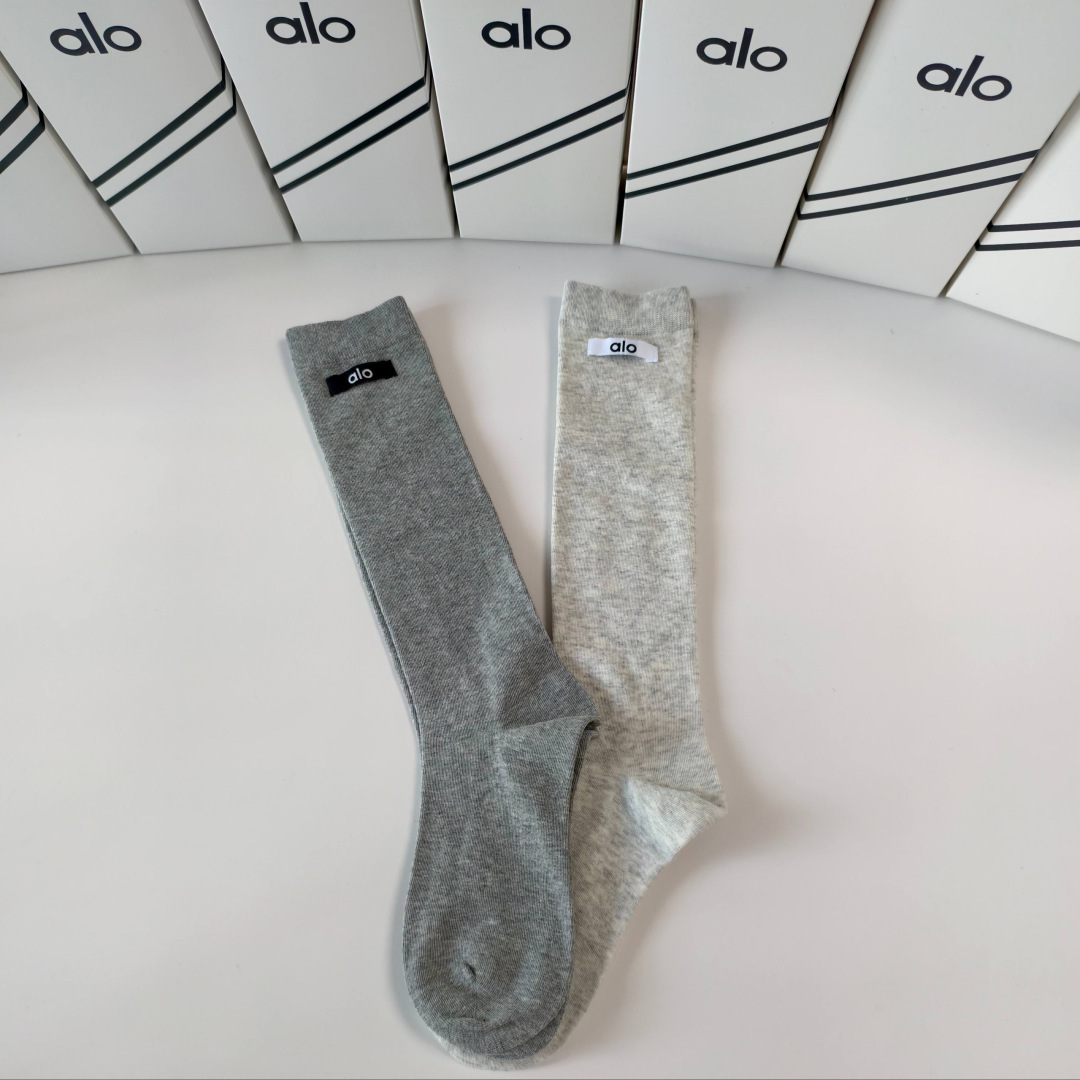 💛配包装ALO 爆款出货 新款轻奢小腿袜堆堆袜袜子🧦！一盒两双（颜色任选）专柜同步筒袜袜子，💛大牌出街，