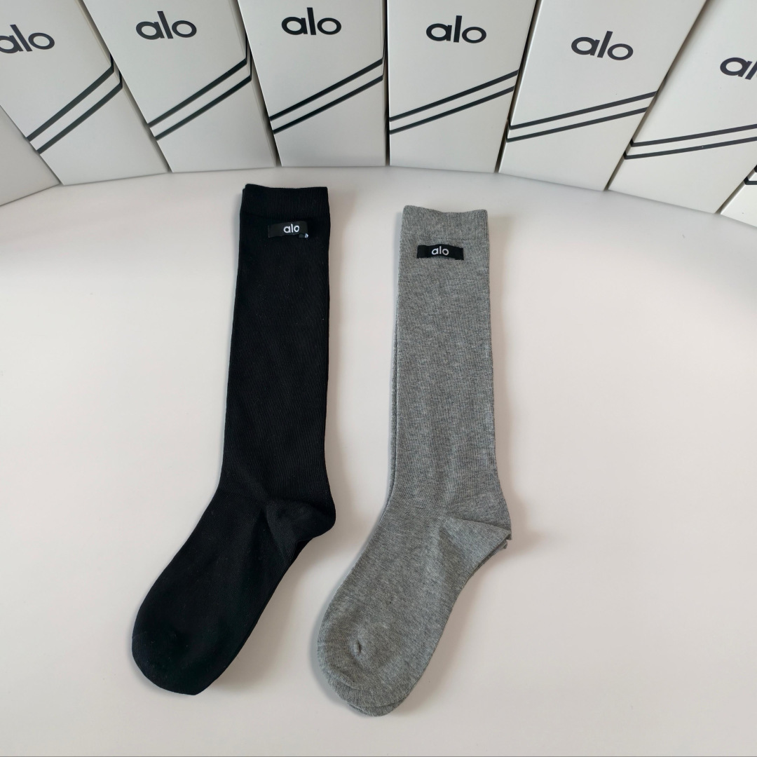 💛配包装ALO 爆款出货 新款轻奢小腿袜堆堆袜袜子🧦！一盒两双（颜色任选）专柜同步筒袜袜子，💛大牌出街，
