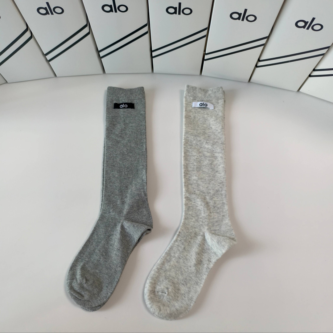 💛配包装ALO 爆款出货 新款轻奢小腿袜堆堆袜袜子🧦！一盒两双（颜色任选）专柜同步筒袜袜子，💛大牌出街，
