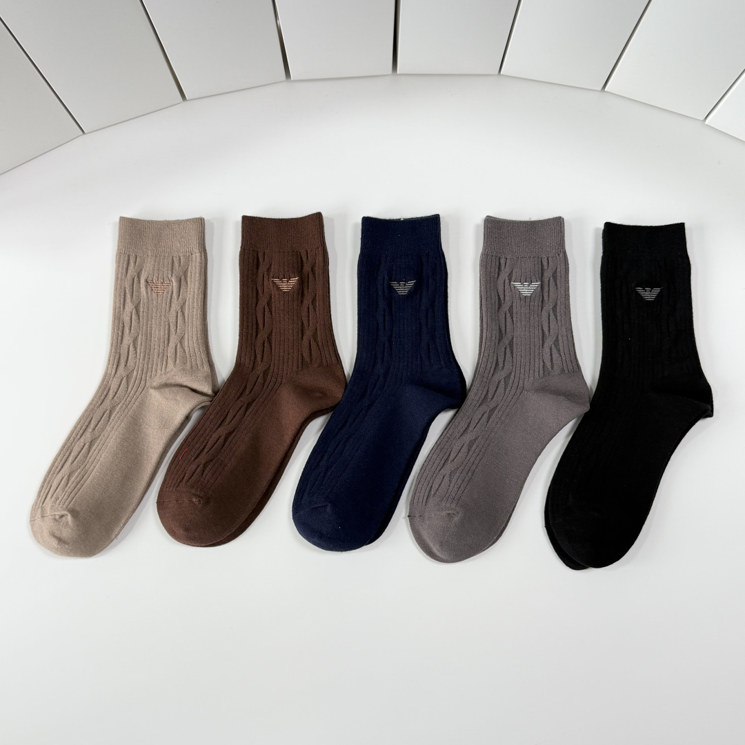 💛配专柜包装Chanel（香奈儿）新款中长款堆堆袜袜子！一盒五双，专柜同步筒袜袜子，💛大牌出街，潮人必备