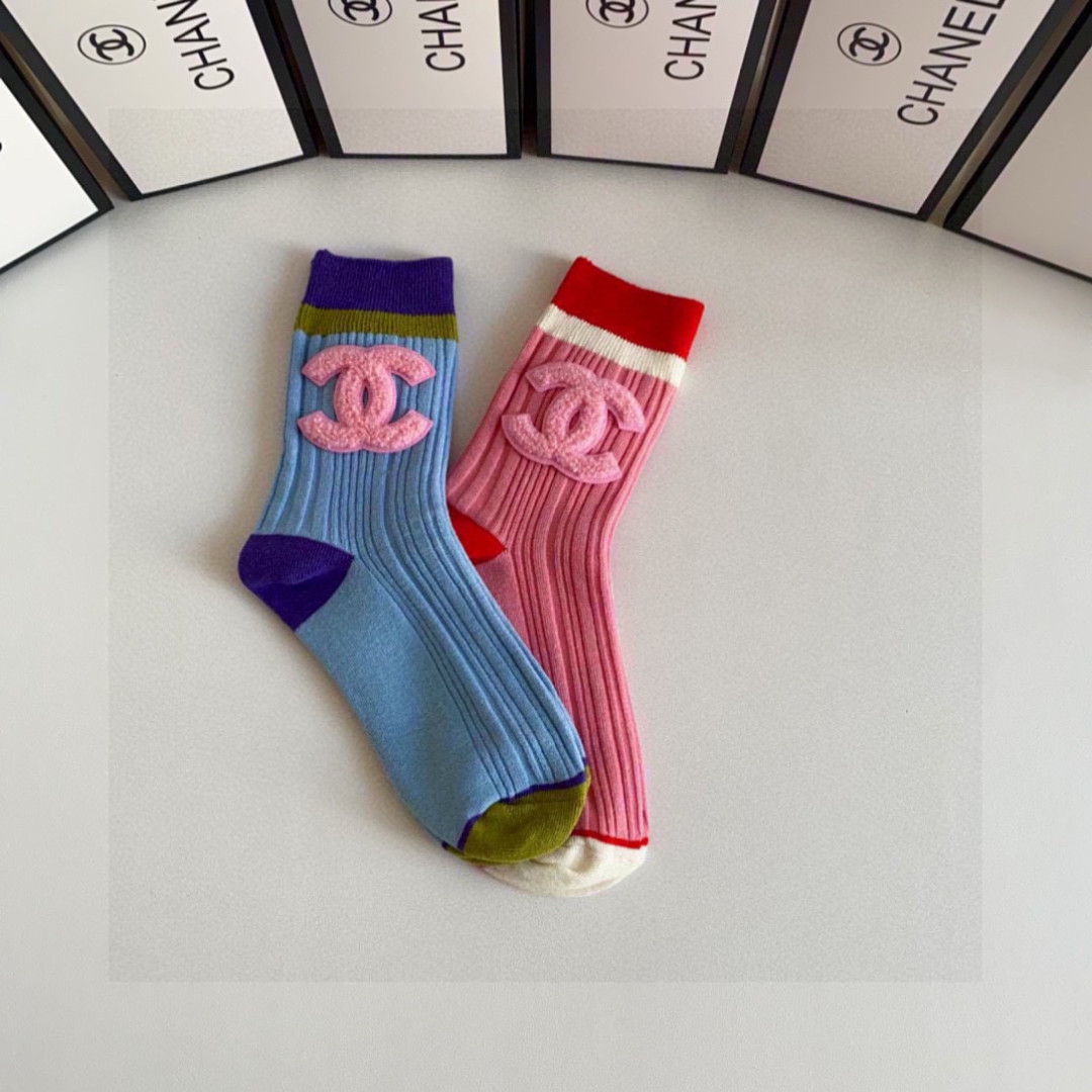 💛配专柜包装Chanel（香奈儿）新款多巴胺羊绒堆堆袜袜子！一盒两双，专柜同步款袜子，💛大牌出街，潮人必