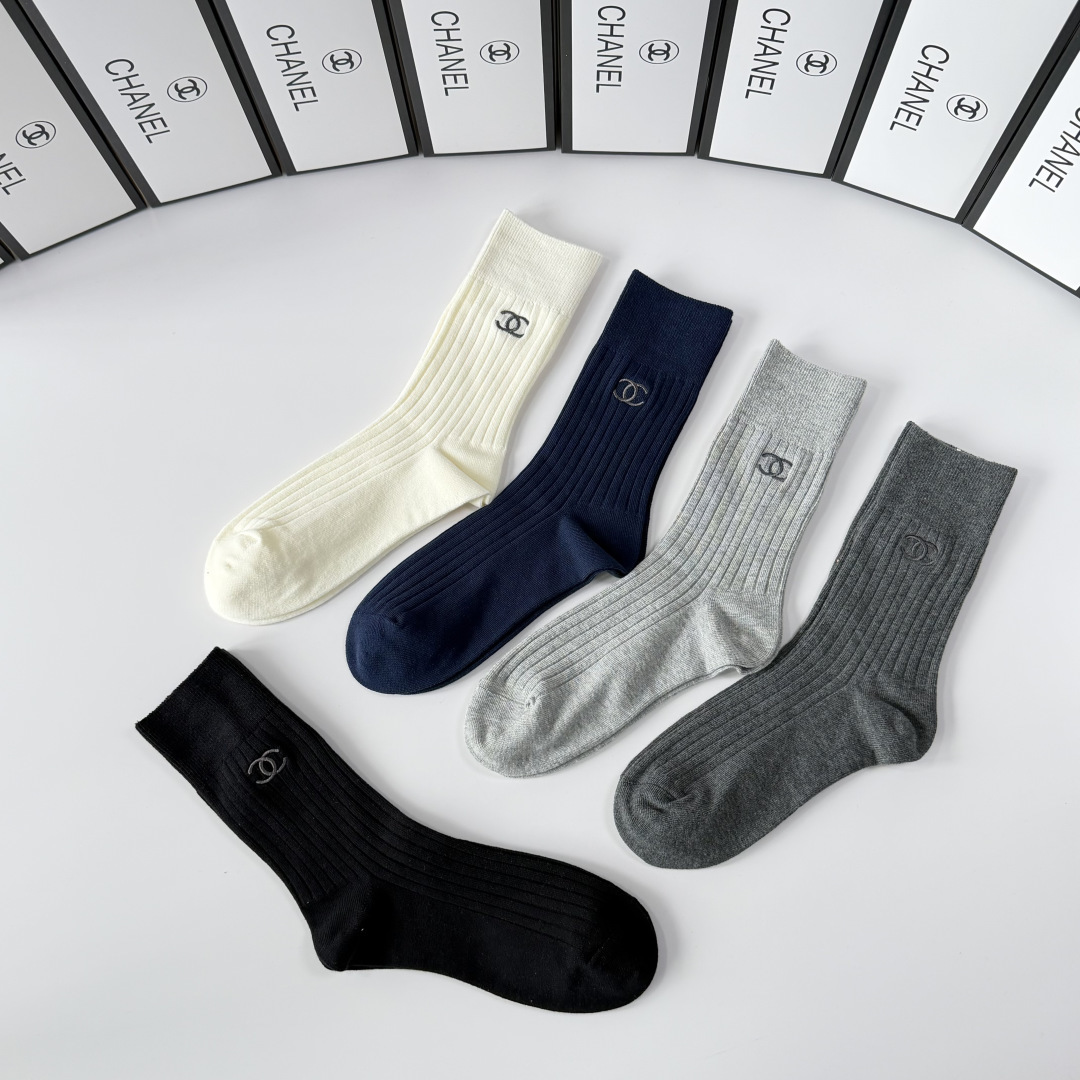 💛配专柜包装Chanel（香奈儿）新款针织刺绣中长款堆堆袜袜子！一盒五双，专柜同步筒袜袜子，💛大牌出街，