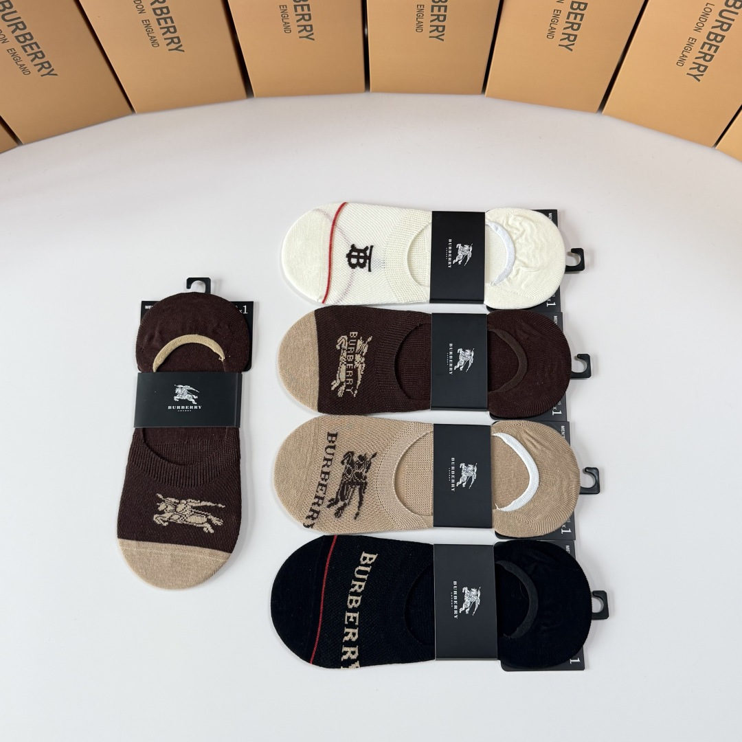 💛配包装Burberry （巴宝莉）新款经典船袜堆堆袜袜子！一盒五双， 专柜同步筒袜袜子，💛大牌出街，潮