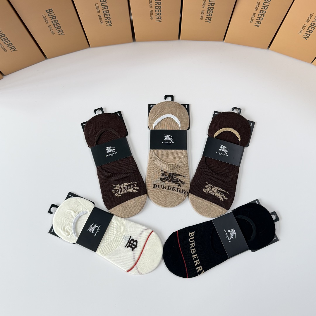 💛配包装Burberry （巴宝莉）新款经典船袜堆堆袜袜子！一盒五双， 专柜同步筒袜袜子，💛大牌出街，潮