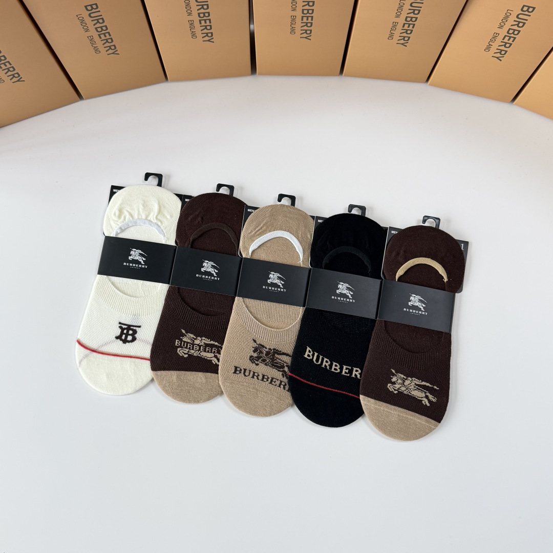 💛配包装Burberry （巴宝莉）新款经典船袜堆堆袜袜子！一盒五双， 专柜同步筒袜袜子，💛大牌出街，潮