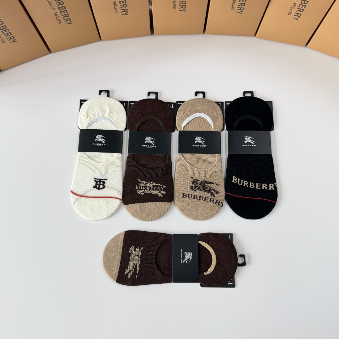 💛配包装Burberry （巴宝莉）新款经典船袜堆堆袜袜子！一盒五双， 专柜同步筒袜袜子，💛大牌出街，潮