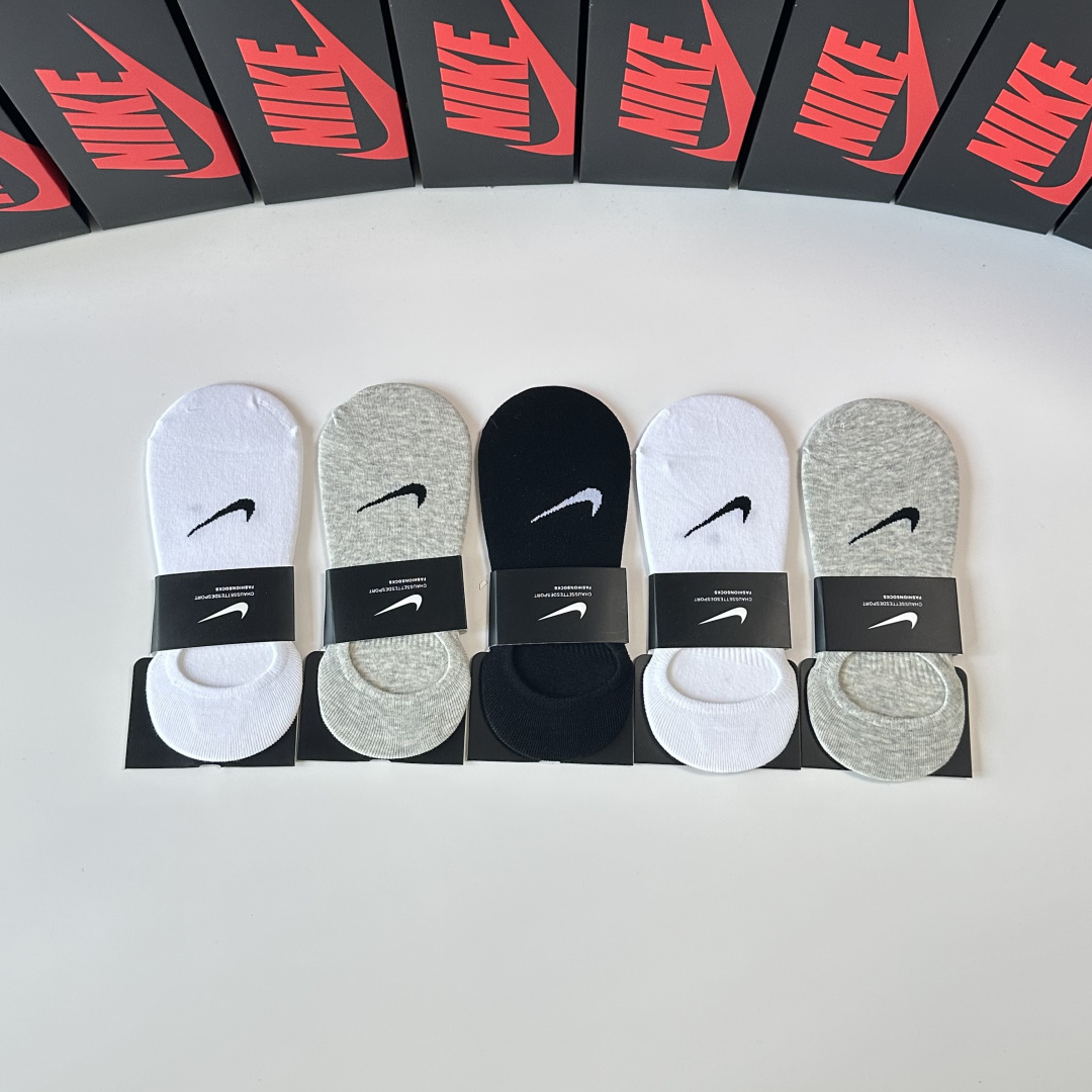 💛配专柜包装NIKE（耐克）新款船袜堆堆袜袜子！一盒五双，专柜同步筒袜袜子，💛大牌出街，潮人必备。超好搭