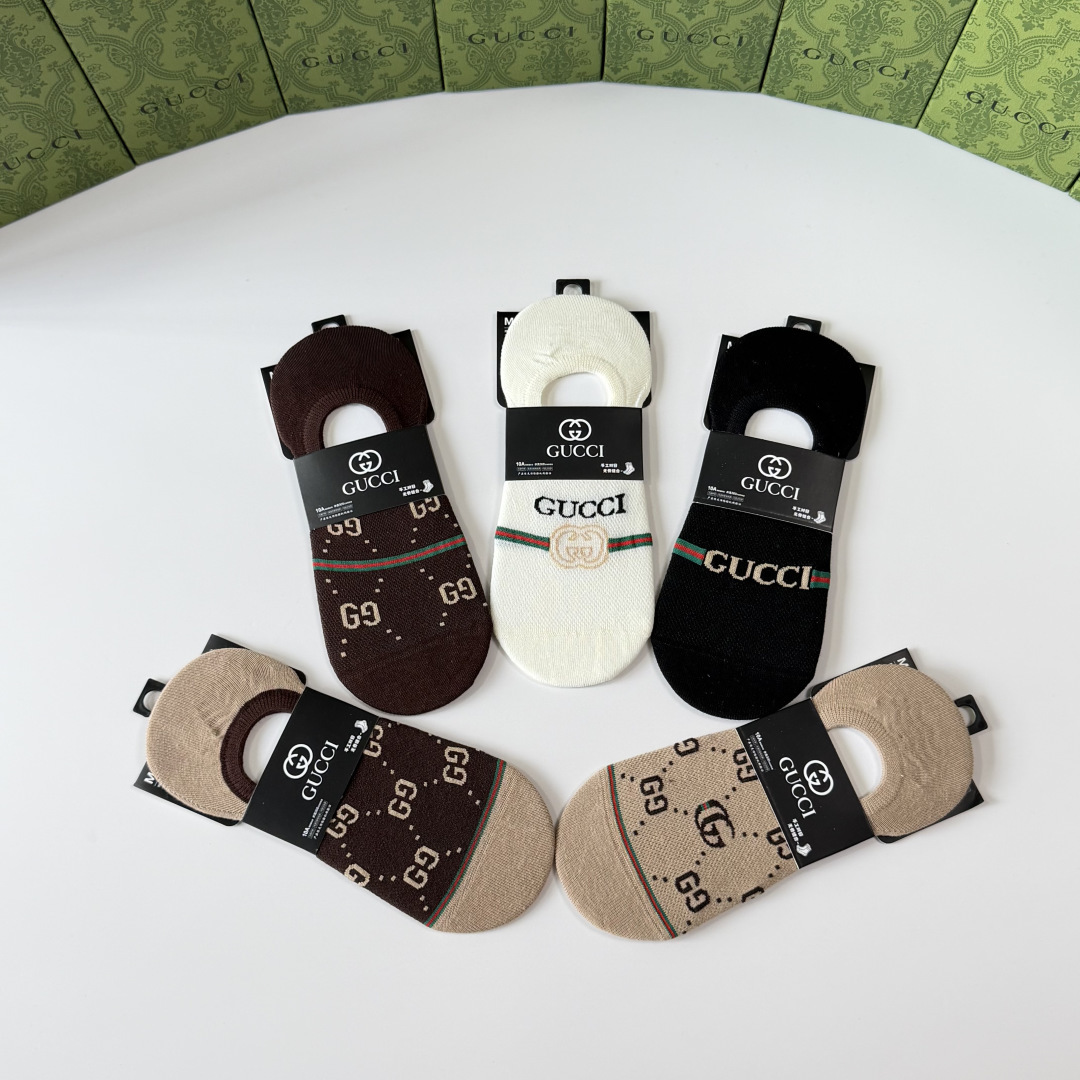 💛配专柜包装Gucci（古驰）新款船袜堆堆袜袜子！一盒五双，专柜同步筒袜袜子，💛大牌出街，潮人必备。超好