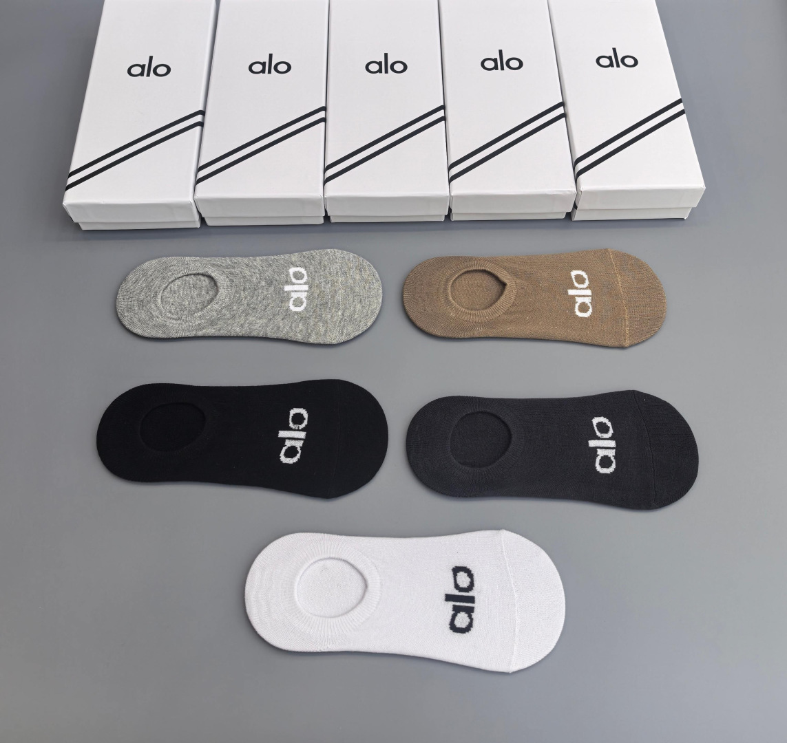 💛配包装ALO（阿洛）新款船袜堆堆袜袜子！一盒五双， 专柜同步筒款袜子，💛大牌出街，潮人必备。超好搭