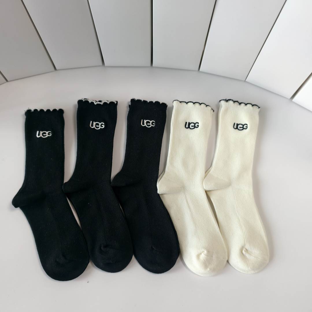 💛配专柜包装UGG 新款中长款堆堆袜袜子！一盒五双，专柜同步筒袜袜子，大牌出街，潮人必备。超好搭