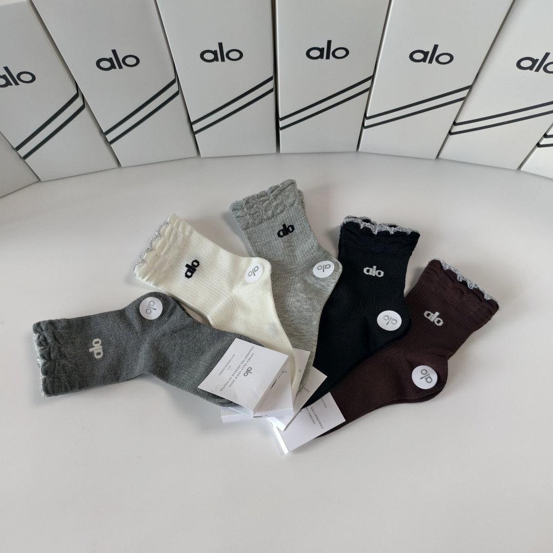 💛配专柜包装ALO 新款中长筒袜堆堆袜袜子！一盒五双，专柜同步筒袜袜子，💛大牌出街，潮人必备。超好搭