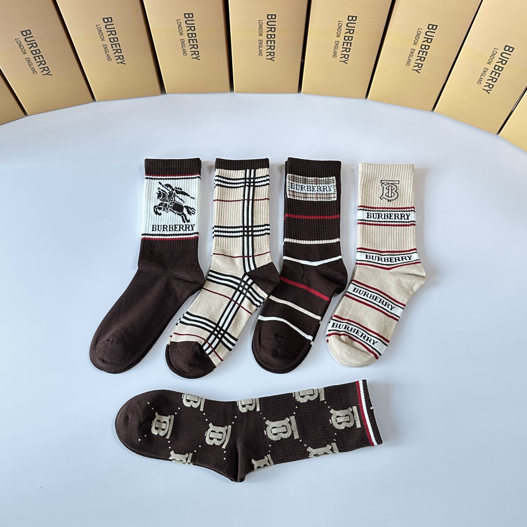 💛配专柜包装Burberry （巴宝莉）新款中长款堆堆袜袜子！一盒五双，专柜同步筒袜袜子，💛大牌出街，潮