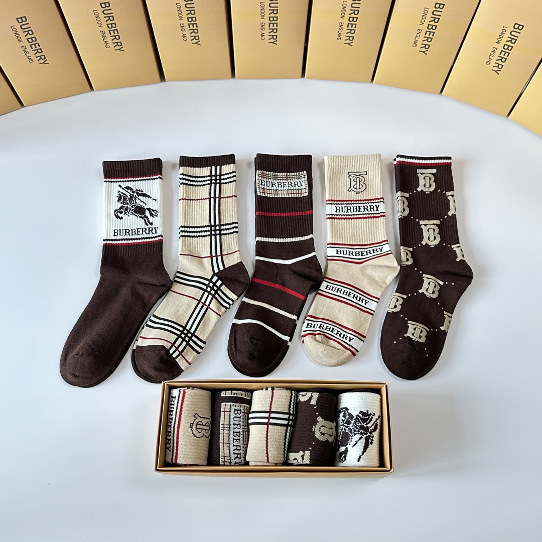 💛配专柜包装Burberry （巴宝莉）新款中长款堆堆袜袜子！一盒五双，专柜同步筒袜袜子，💛大牌出街，潮