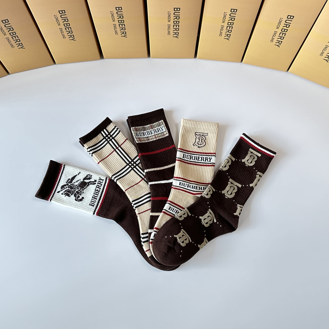 💛配专柜包装Burberry （巴宝莉）新款中长款堆堆袜袜子！一盒五双，专柜同步筒袜袜子，💛大牌出街，潮
