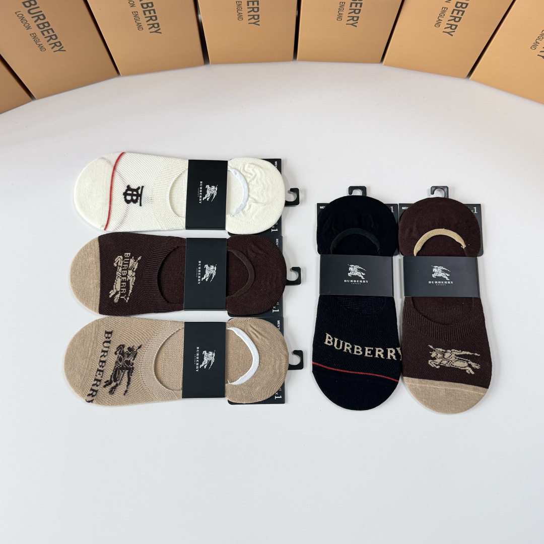 💛配包装Burberry （巴宝莉）新款经典船袜堆堆袜袜子！一盒五双， 专柜同步筒袜袜子，💛大牌出街，潮