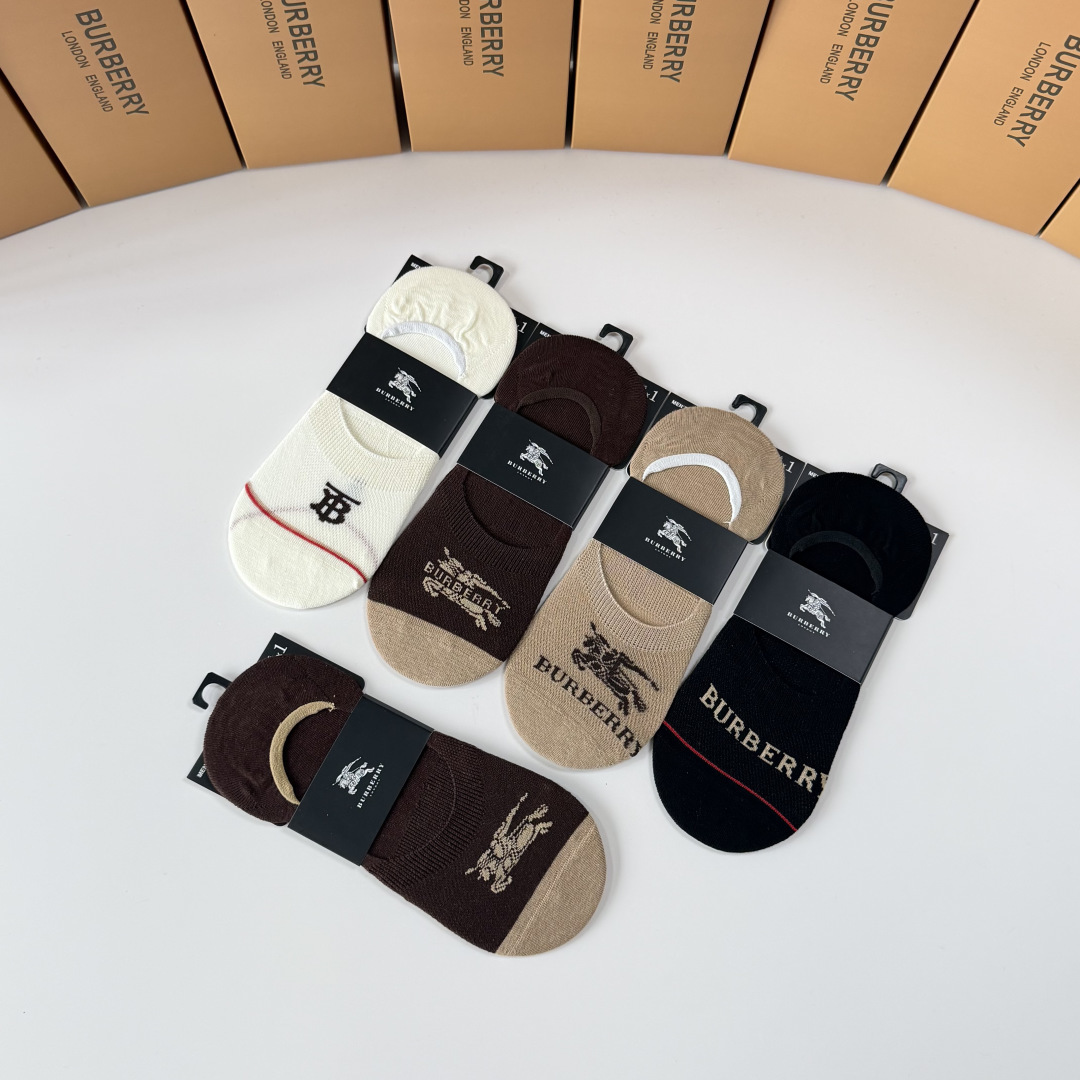 💛配包装Burberry （巴宝莉）新款经典船袜堆堆袜袜子！一盒五双， 专柜同步筒袜袜子，💛大牌出街，潮