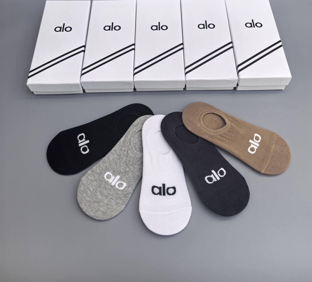 💛配包装ALO（阿洛）新款船袜堆堆袜袜子！一盒五双， 专柜同步筒款袜子，💛大牌出街，潮人必备。超好搭