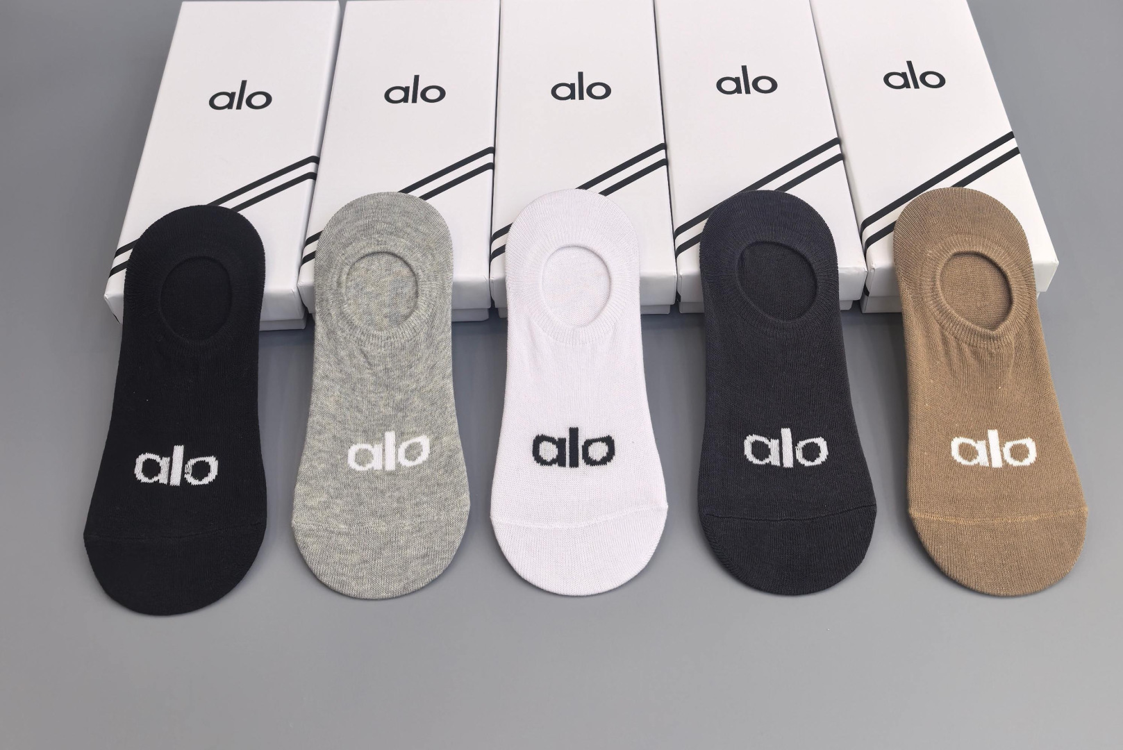 💛配包装ALO（阿洛）新款船袜堆堆袜袜子！一盒五双， 专柜同步筒款袜子，💛大牌出街，潮人必备。超好搭