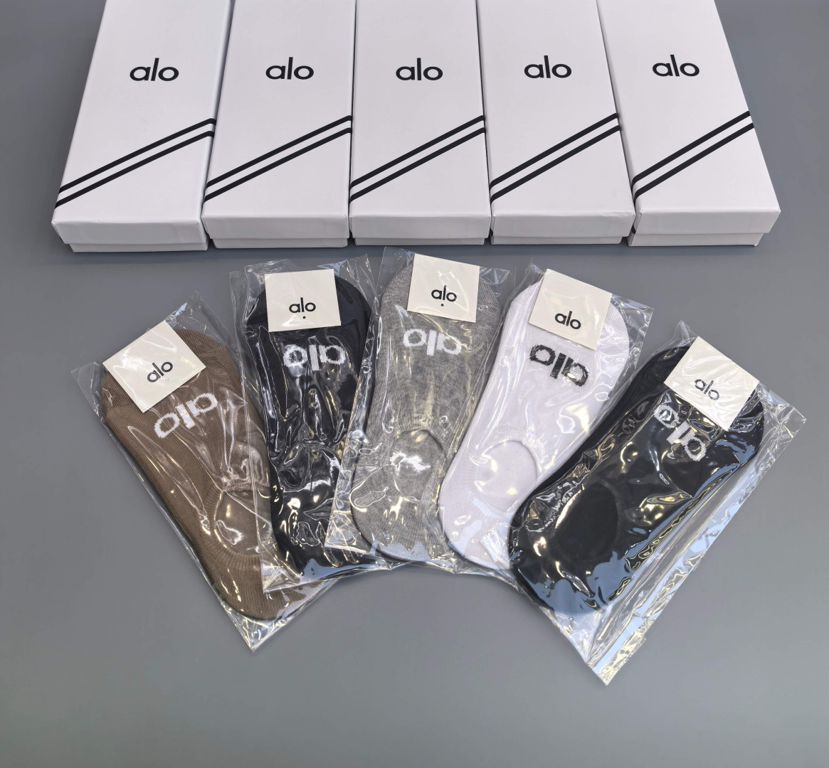 💛配包装ALO（阿洛）新款船袜堆堆袜袜子！一盒五双， 专柜同步筒款袜子，💛大牌出街，潮人必备。超好搭