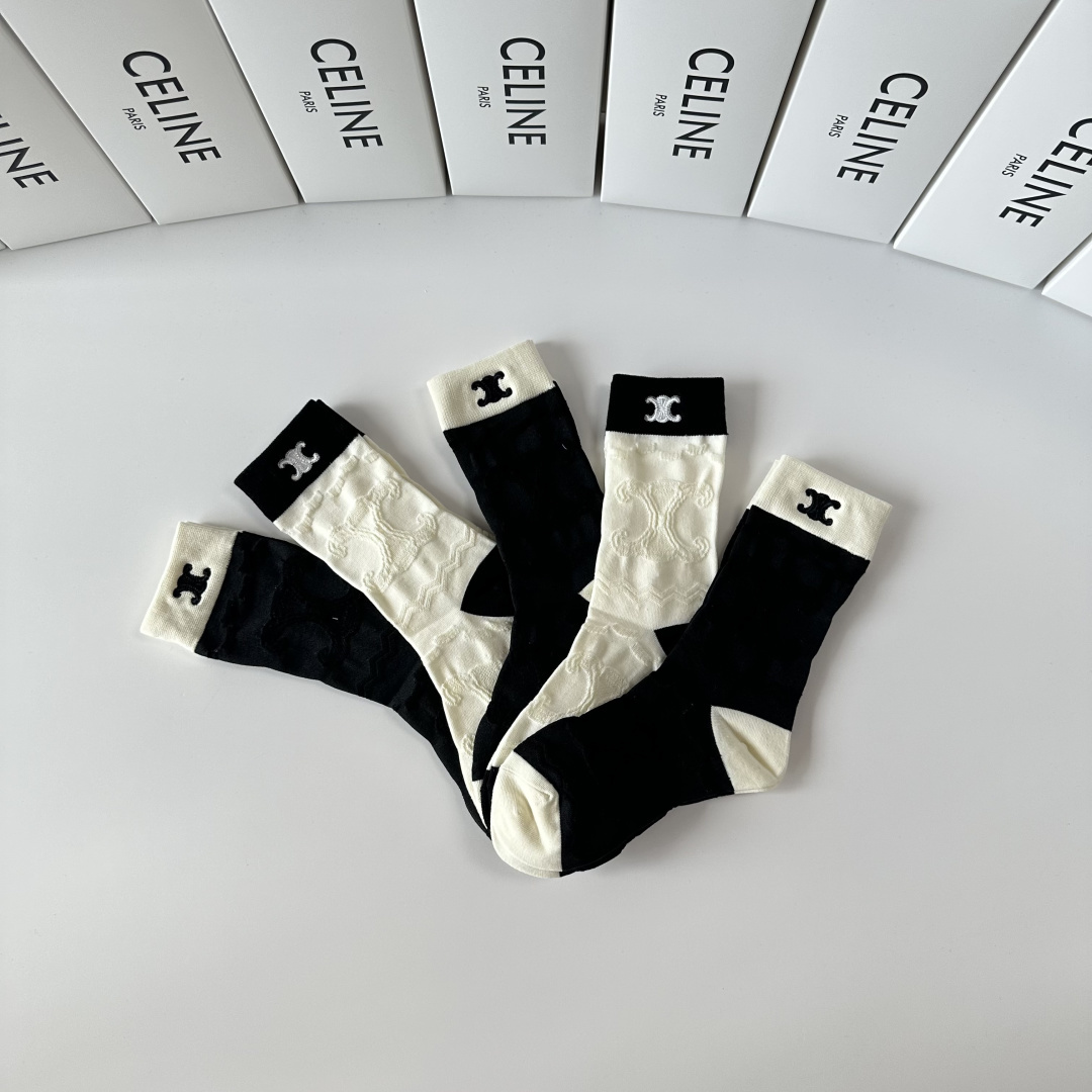 💛配专柜包装CELINE（赛琳）新款刺绣中长款堆堆袜袜子！一盒五双，专柜同步筒袜袜子，💛大牌出街，潮人必