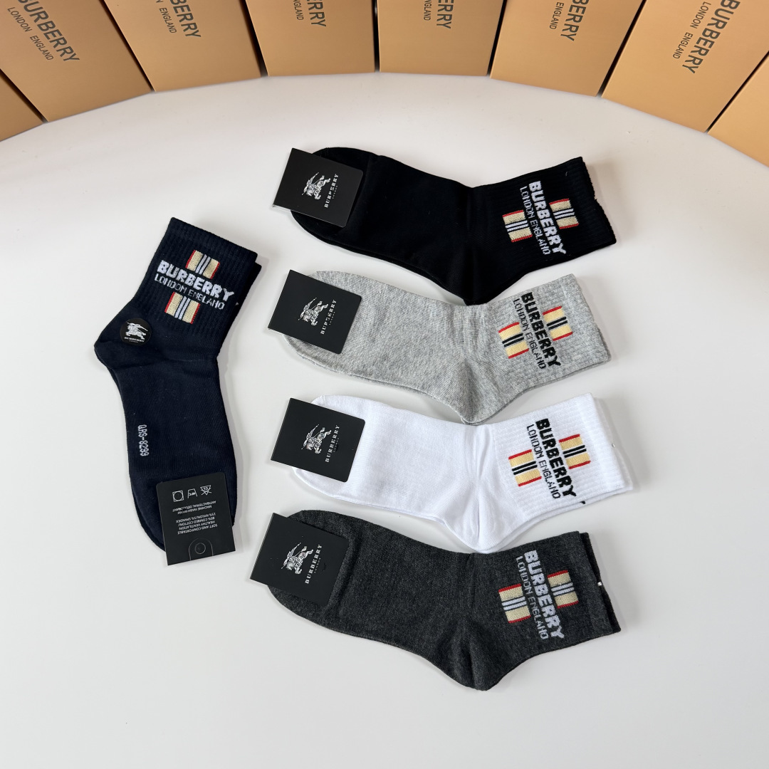 💛配包装Burberry （巴宝莉）新款经典中长款堆堆袜袜子！一盒五双， 专柜同步筒袜袜子，💛大牌出街，