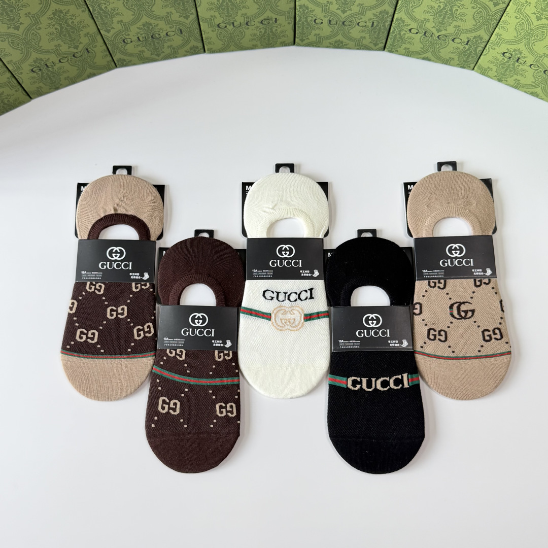 💛配专柜包装Gucci（古驰）新款船袜堆堆袜袜子！一盒五双，专柜同步筒袜袜子，💛大牌出街，潮人必备。超好