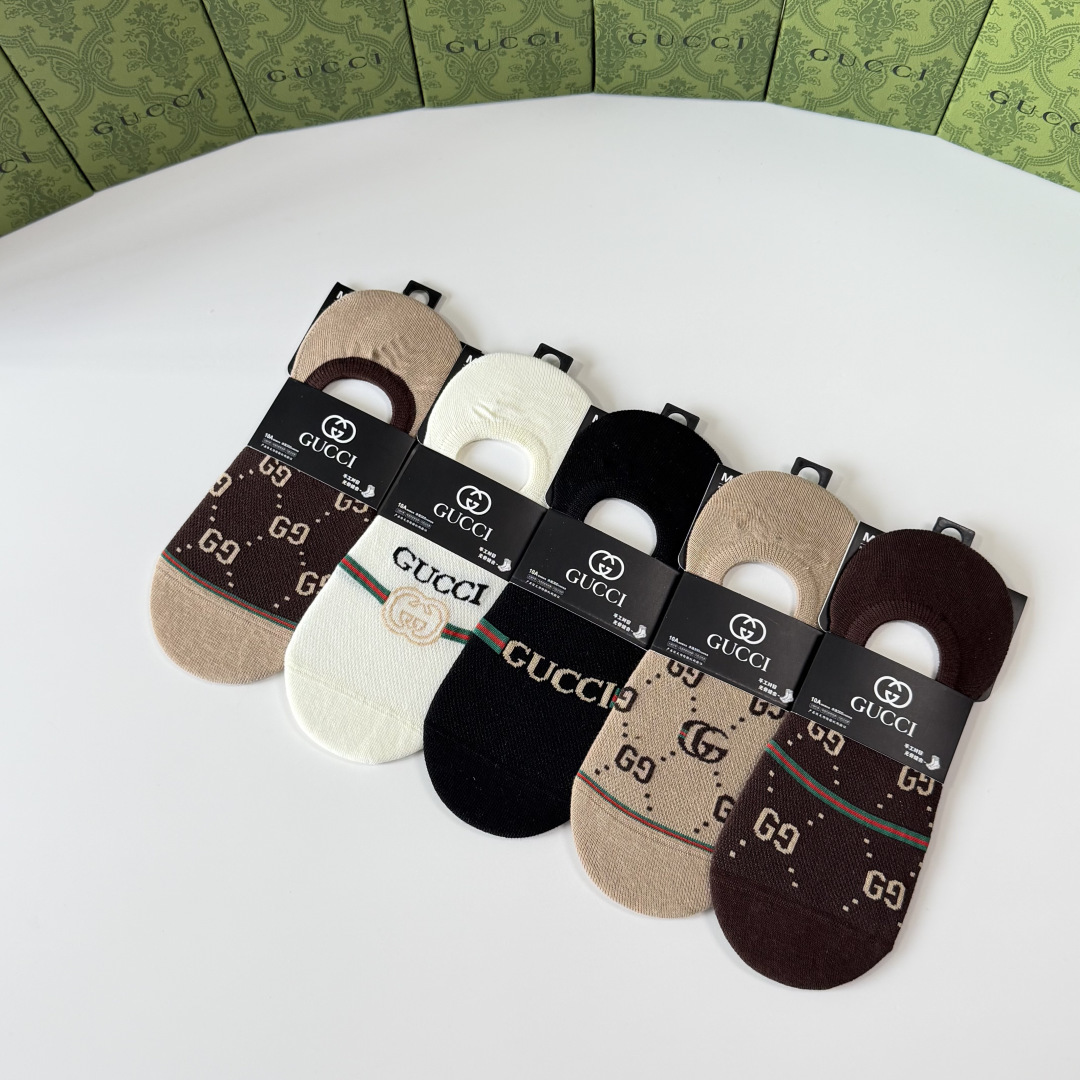 💛配专柜包装Gucci（古驰）新款船袜堆堆袜袜子！一盒五双，专柜同步筒袜袜子，💛大牌出街，潮人必备。超好