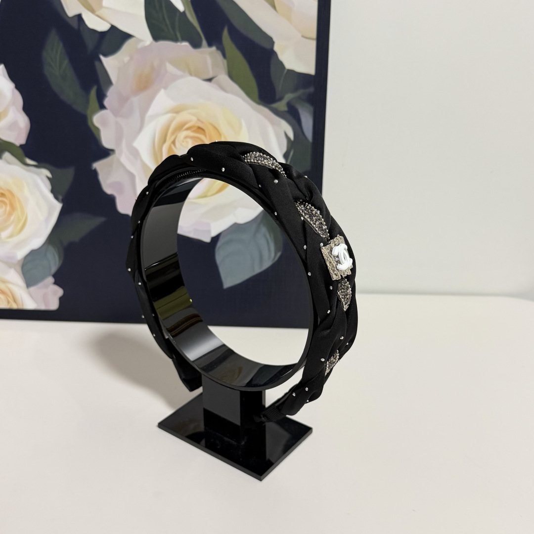 NO:852695,Specially equipped with counter packaging, Chanel's latest hairbands. Little fairies can get it now. Special materials. No hair. Can be salty or sweet ~ hairpins, hairpins, chanel, chanel, hairpins19860909特 配专柜包装 Chanel（香奈儿）最新发箍 小仙女快入手 特殊材质 不嘞头 可盐可甜～发夹,发夹,chanel,chanel,hairpins,accessory