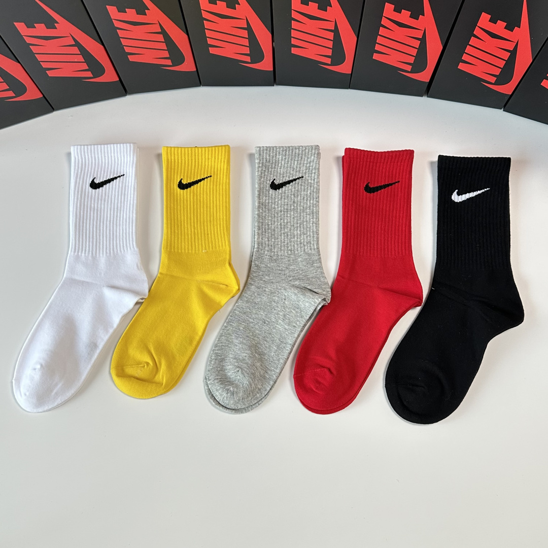 NO:850460,Special packaging NIKE (Nike) new mid-length pile socks!  Five pairs in a box, synchronized tube socks at the counter, big brands going out on the street, must-have socks for fashionistas, stockings, socks, socks19860909特 配包装 NIKE（耐克）新款中长款堆堆袜袜子！一盒五双, 专柜同步筒款袜子,大牌出街,潮人必备超好搭袜子,丝袜,袜子,socks,accessory