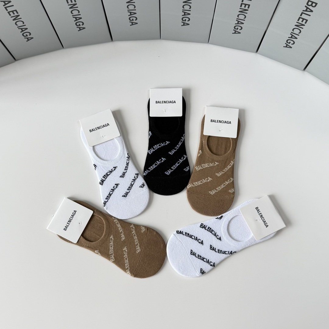 💛配专柜包装Balenciaga（巴黎世家）新款船袜隐形袜堆堆袜袜子！一盒五双，专柜同步筒袜袜子，💛大牌