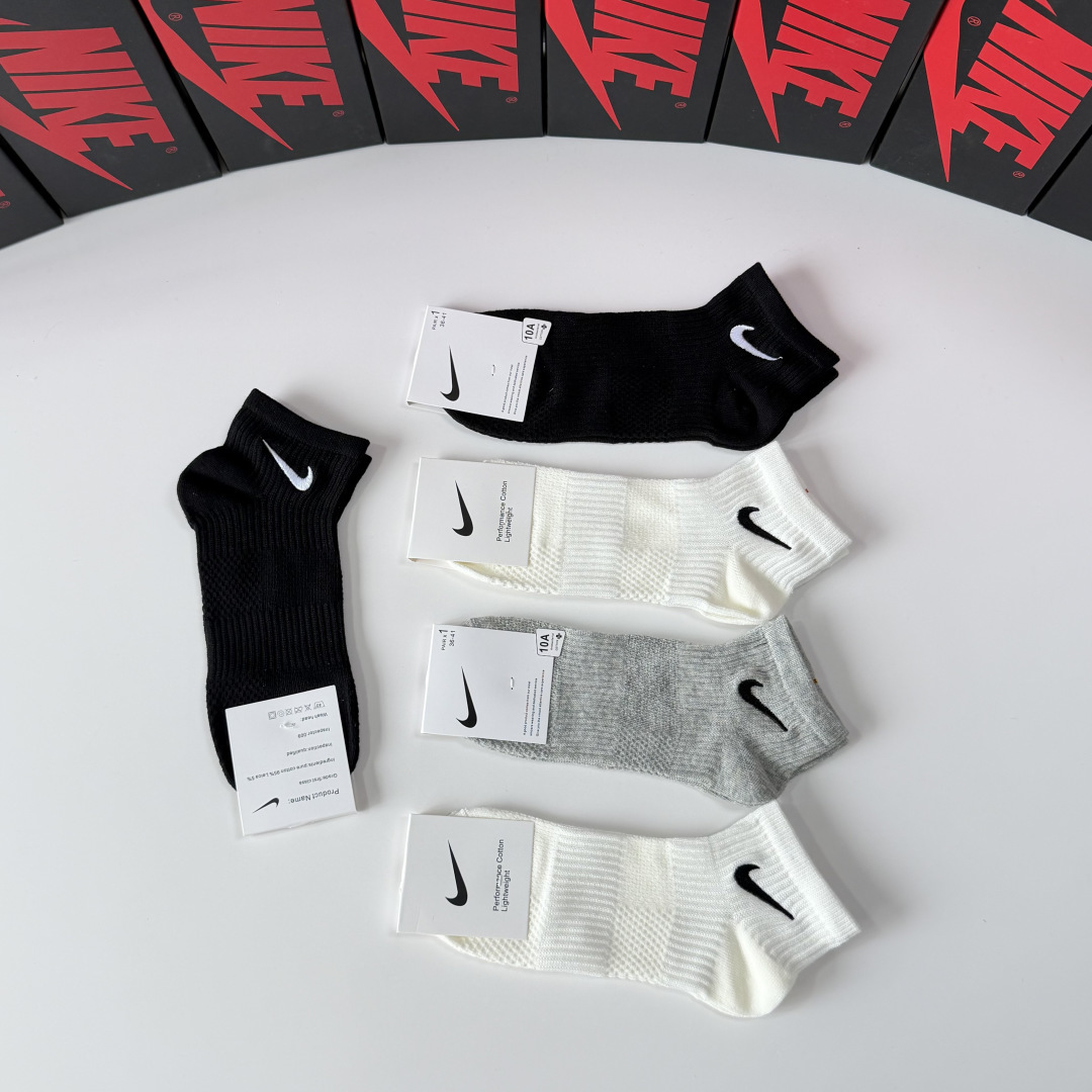 💛配专柜包装NIKE（耐克）新款刺绣中短款袜堆堆袜袜子！一盒五双，专柜同步筒袜袜子，💛大牌出街，潮人必备