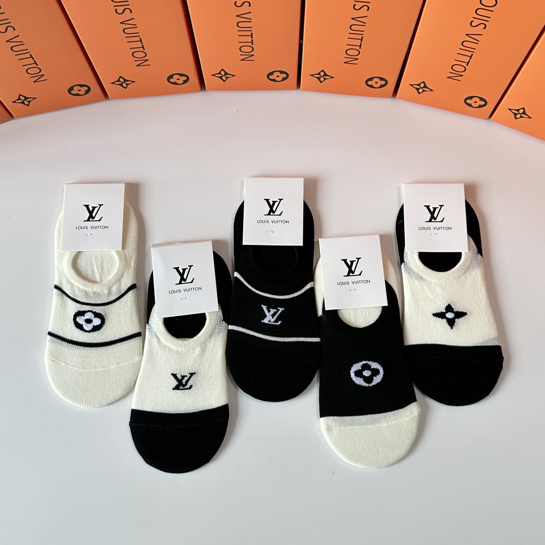 💛配专柜包装LV（路易威登）新款船袜隐形袜堆堆袜袜子！一盒五双，专柜同步筒袜袜子，💛大牌出街，潮人必备。